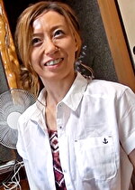 地方で一人暮らしの寂しさからAV出演に応募してきた四十路美熟女が欲求不満解消の本能丸出し乱交中出しセックス！