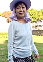 畑仕事中の田舎熟女をアンケートとナンパしてみたら･･･。いい歳ですがやっぱりエッチがしたい！？久しぶりの若い肉棒にイキまくる中出しセックス！