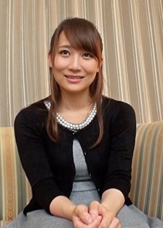 AV男優の街角ナンパ！味わった事のない快楽に溺れる会社帰りの巨乳美人奥様と中出しセックス！