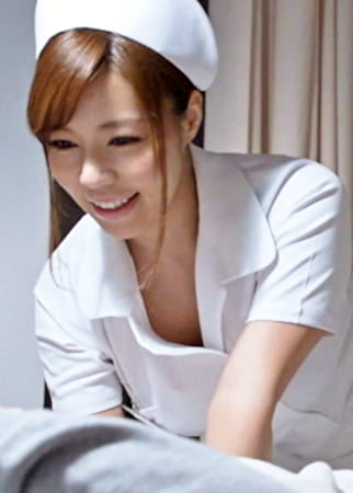 巨乳の人妻ナースが若い患者の溜まりまくった肉棒でイキまくる秘密の夜間巡回！