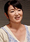 お母さんが欲求不満で台所でオナニー！？悶々とする愛息を優しく癒す熟母と禁断の中出しセックス！