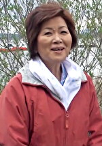 湖畔で釣舟を営む元気で爽やかな未亡人熟女と常連さんの初撮り中出しセックス!