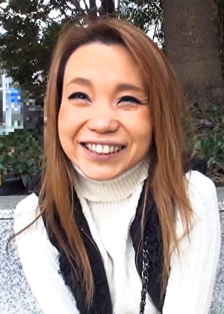 SNSで知り合ったアクティブな夏女と個撮テイで個室にインしてナシクズシの嵌め撮り中出しセックス!