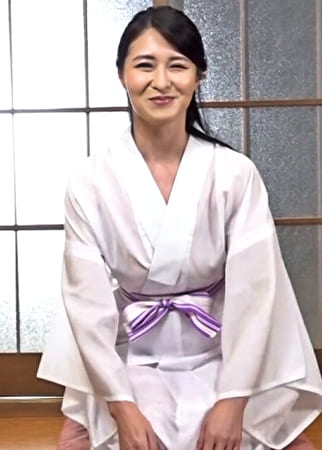 高級熟女ソープの極上おもてなし!ザーメンを搾り取る巨乳熟女ソープ嬢に中出し!