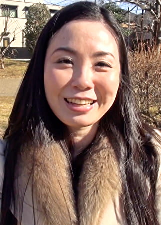 結婚生活は破綻気味で日々の生活に刺激を求めて応募して来た黒髪清楚系巨乳熟女さんの初撮り孕ませセックス!