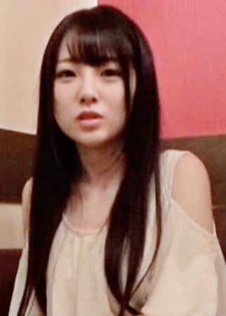 清楚な雰囲気で美人な黒髪娘が魅せるあどけないエロさ全開のノリパコ嵌め撮りセックス!