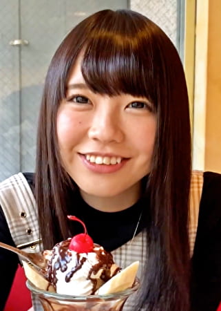 あどけない笑顔で小動物的可愛さの絶対的なむっつり美女となし崩しの嵌め撮りセックス！