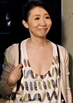 一人暮らしの愚息を心配して突然来てくれたお母さんがエロ過ぎて・・・家族だから見せる無防備なお母さんに発情する愚息と禁断のセックス