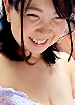 可愛らしい巨乳熟女の性欲旺盛初撮りAVファック！