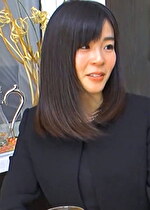 夫が亡くなって早一年、夫の部下に突然抱きしめられ遺影の前で、快感に溺れる美しき未亡人の性！
