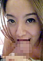 このフェラ顔を見せる美魔女45歳はマシュマロド爆乳の奥様、乳首を触られガマンの限界で大量スプラッシュ!