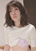 Mっ気のい奥様の自宅に訪問!コスプレで生中出し!