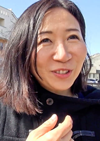 男性経験の少ない熟女が、エッチがしたくてAⅤ出演！女の悦びにイキ過ぎ濃厚セックス！