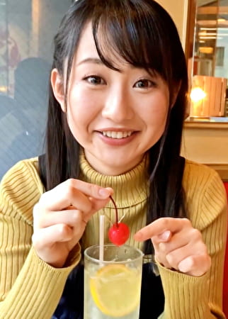 笑顔がまぶしい山形から上京してきたおじさんキラーの天然娘と、個撮テイで嵌め撮りファック！