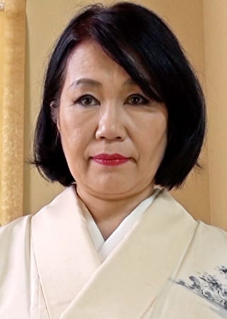 AVの出演募集に応募してきた緊張した面持ちの、バツイチ和服熟女！人生最初で最後の初撮り絶頂の破廉恥ファック！