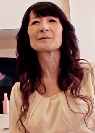 人前では緊張して上手く喋れない五十路熟女が、決意のAV出演！静かに快楽に浸る濃厚性交！