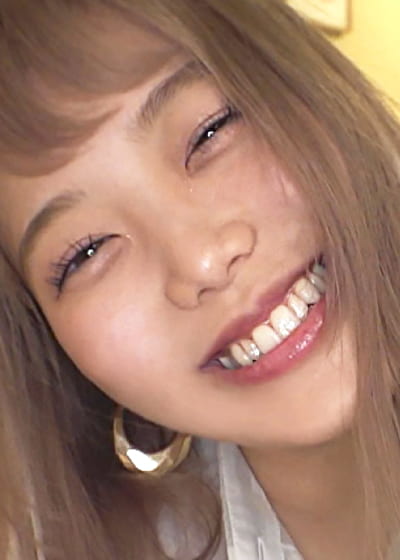制服コスで飲酒しながら大量潮吹き生性交