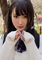 小柄で可愛らしい見た目のほのかちゃんは、おじさんから意地悪されると濡れちゃう真正ドMちゃん！？公園でをつけられておじさんの自宅まで羞恥お散歩！からの手マンで潮吹き、デカチン鬼ピストンでハメ潮まで吹いちゃって止まらない連続イキ！らしからぬ乱れっぷりにおじさんも思わず大量中出し！！【親子ほど年の離れたとおじさんのカップル】