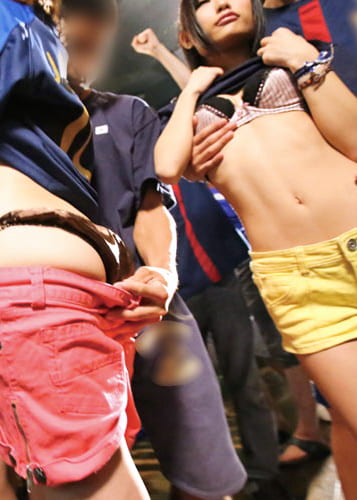 極悪連続痴姦！ スポーツ観戦・職場でお触り＆シコシコ発射