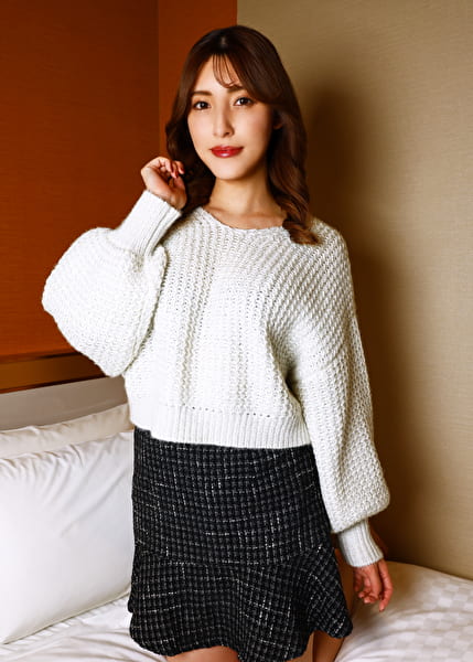 ＜六本木高級キャバ嬢もお店を出たらただの女＞ホテルでカンパーイからの楽しそうに痴女りだす！かなさん