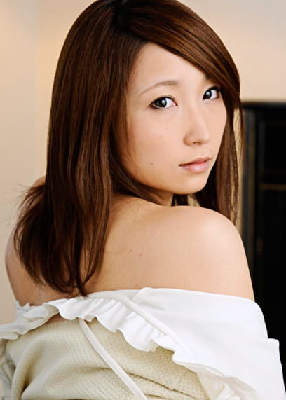 アナルの奥まで丸見え！華奢な人妻のケツ穴にズボズボピストン！