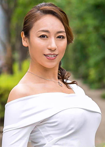 熟女はやっぱりスケベ。剛毛マコを味わい尽くす