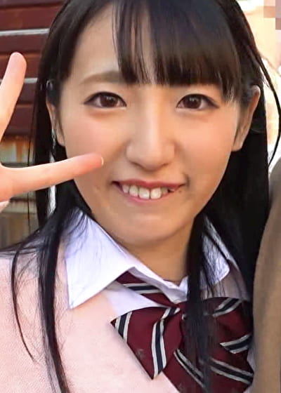 あどけない笑顔の幼い●●女子の淫乱な姿！