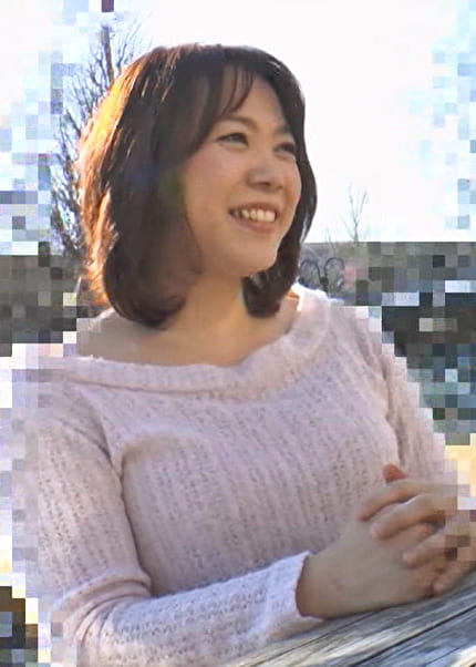 喘ぎ声が可愛い熟女！どこ突かれても気持ちいい！！