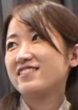 ツインテール女子の小ぶりおっぱいを鷲づかみ！おじさんにヤラれる動画。