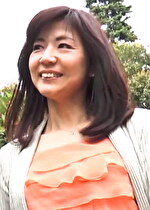 ナンパについてきた熟女に電マを与えてその気にさせる！そして中出し！！