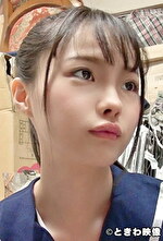 華奢で小さい女の子が制服コスプレでブス男たちに弄ばれる!