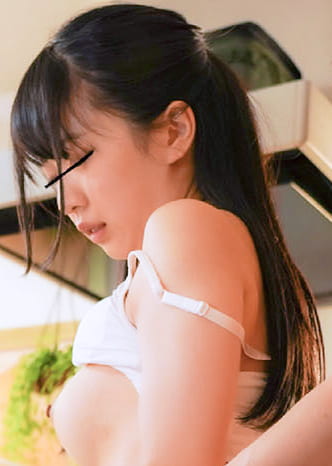 悪い事だと知りつつも・・・ありあまる性欲を抑えきれず・・・両親が居ない間に大好きな妹と朝まで初めての生セックス