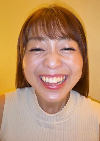 【個人撮影】赤城穂波の舌ブラシで「汚舌苔」採取