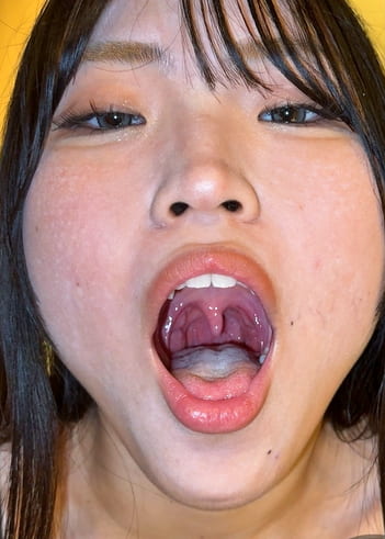 【個人撮影】七藤優亜 初喉チンコ触り＆超長舌を開口器で観察