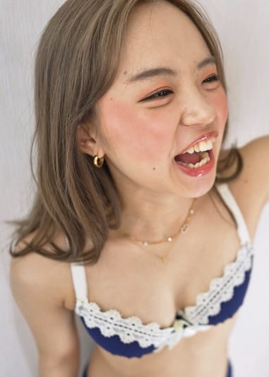 【個人撮影】菊池はる 変態男のわがままリクエスト 臭いチェック！